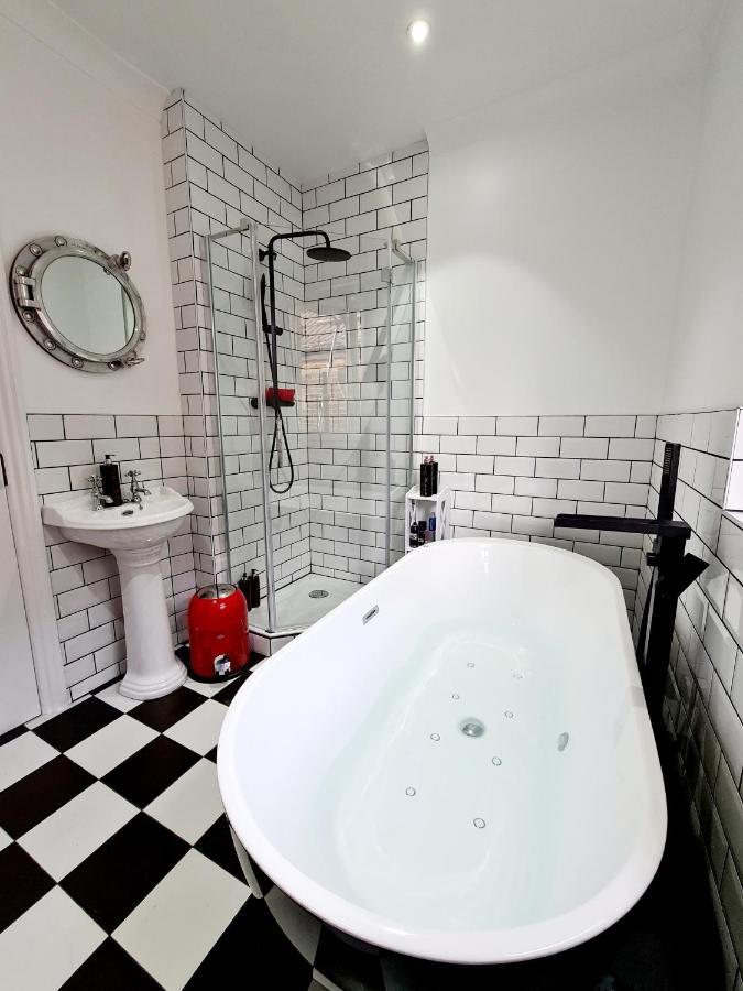 Southsea Royale James Bond 3 Bed Cool Penthouse, Seafront Parking Portsmouth Dış mekan fotoğraf